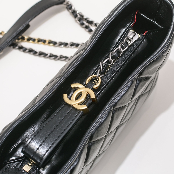 シャネルバッグ角部分ディテール